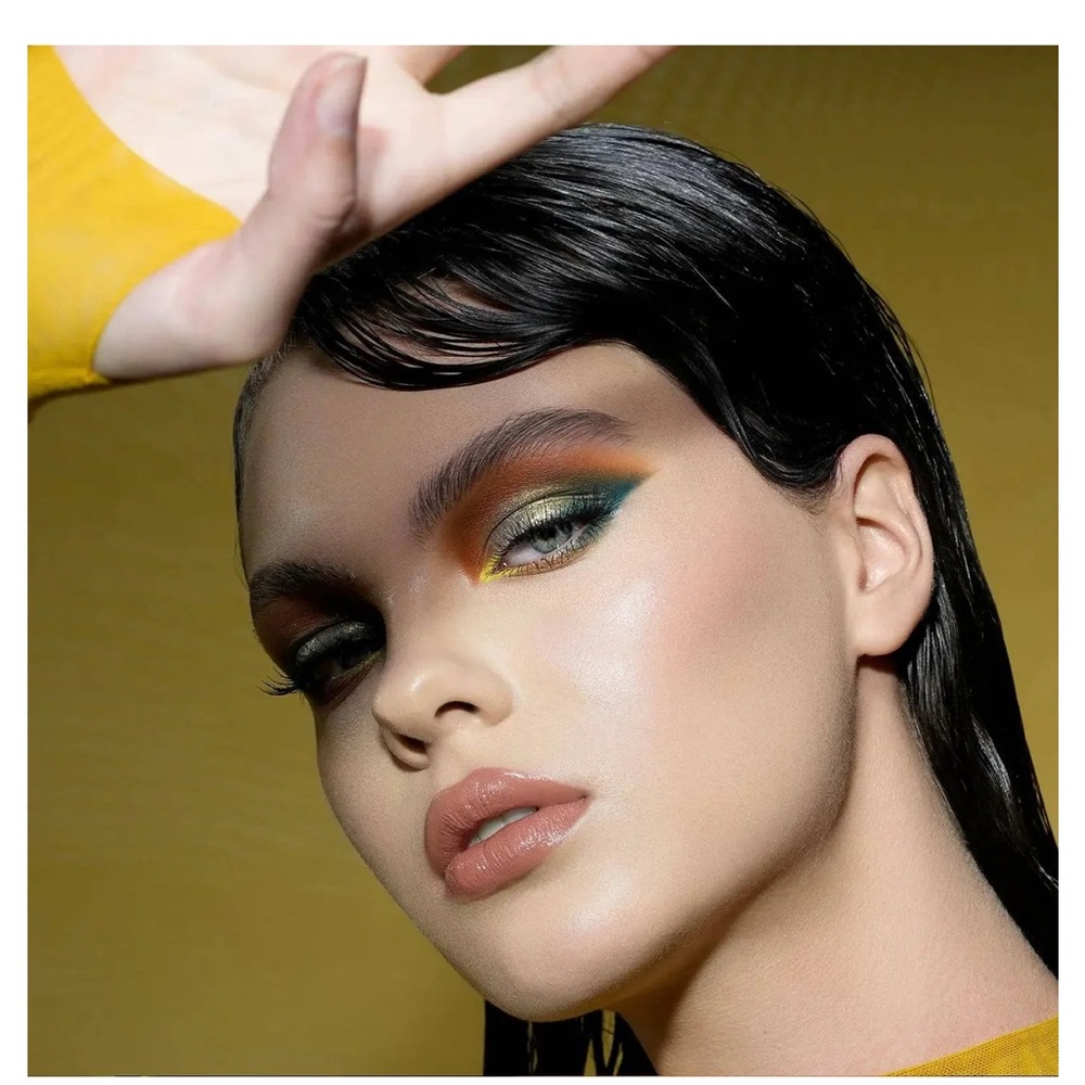 Natasha Denona Glam Green and Gold Yucca Eyeshadow Palette - Picture 2 of 4